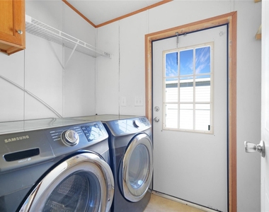 639 Reuben White Drive - Photo Thumbnail 4
