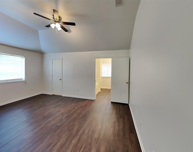 6907 Grant Drive - Photo Thumbnail 10