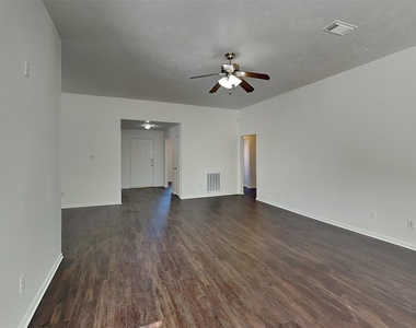 6907 Grant Drive - Photo Thumbnail 5