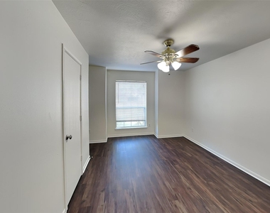 6907 Grant Drive - Photo Thumbnail 15