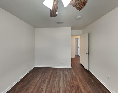 6907 Grant Drive - Photo Thumbnail 16