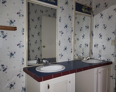 16925 W Forrestal - Photo Thumbnail 10