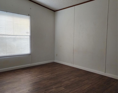 16925 W Forrestal - Photo Thumbnail 15