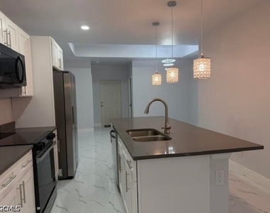 746 Eisenhower Boulevard - Photo Thumbnail 7