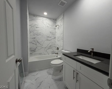 746 Eisenhower Boulevard - Photo Thumbnail 15