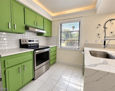 4272 Island Circle - Photo Thumbnail 9