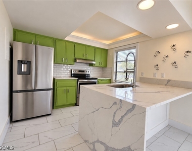 4272 Island Circle - Photo Thumbnail 8