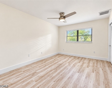 4272 Island Circle - Photo Thumbnail 20