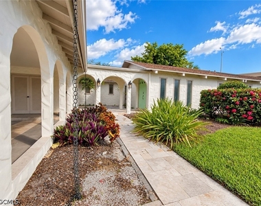 4272 Island Circle - Photo Thumbnail 2