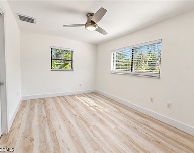 4272 Island Circle - Photo Thumbnail 23