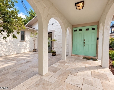 4272 Island Circle - Photo Thumbnail 3