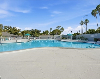 4272 Island Circle - Photo Thumbnail 29