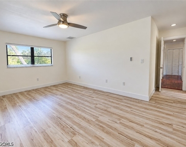 4272 Island Circle - Photo Thumbnail 15