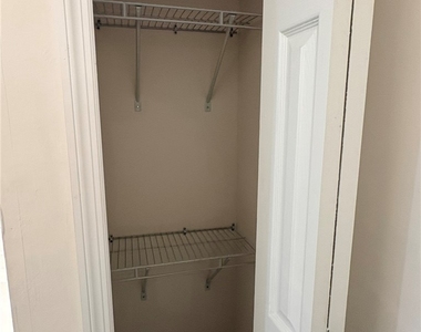 826 Gleason Parkway - Photo Thumbnail 14