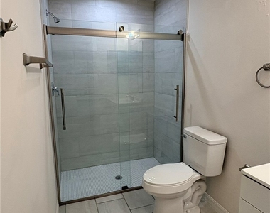 826 Gleason Parkway - Photo Thumbnail 12