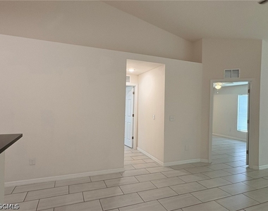 826 Gleason Parkway - Photo Thumbnail 9