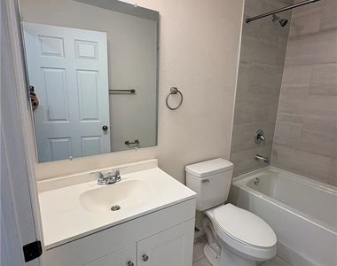 826 Gleason Parkway - Photo Thumbnail 16