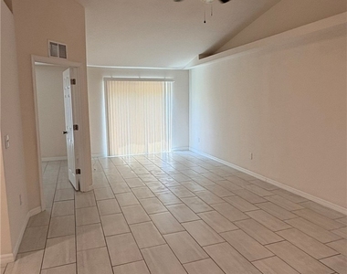 826 Gleason Parkway - Photo Thumbnail 7