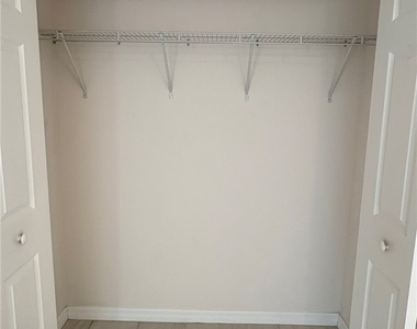 826 Gleason Parkway - Photo Thumbnail 18