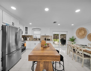 1147 Sw 39th Street - Photo Thumbnail 7