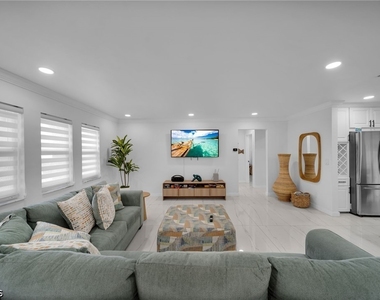 1147 Sw 39th Street - Photo Thumbnail 4