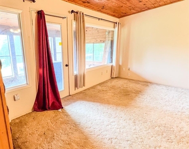 605 Clayton Street - Photo Thumbnail 23