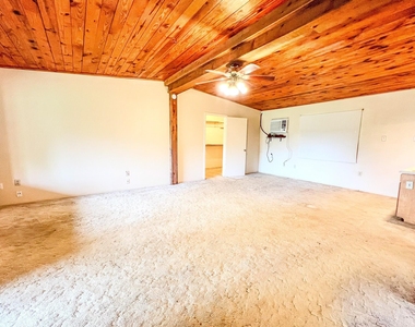 605 Clayton Street - Photo Thumbnail 22