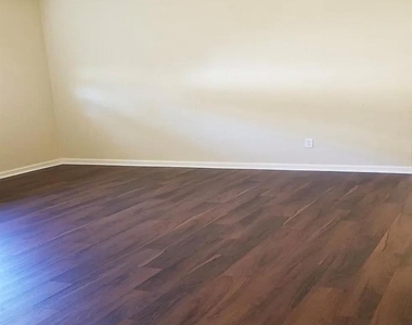 4605 37th Street - Photo Thumbnail 4