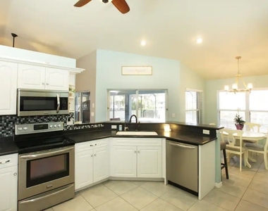2802 Sw 20th Avenue - Photo Thumbnail 2