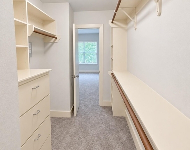 8624 Meadowcroft Drive - Photo Thumbnail 13