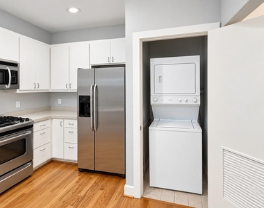 8624 Meadowcroft Drive - Photo Thumbnail 22
