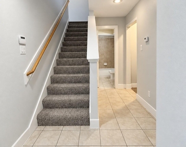 8624 Meadowcroft Drive - Photo Thumbnail 23
