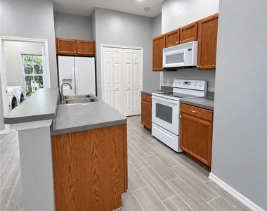 4914 Sw 27th Avenue - Photo Thumbnail 4