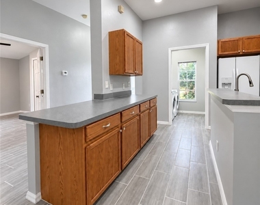 4914 Sw 27th Avenue - Photo Thumbnail 3
