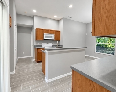 4914 Sw 27th Avenue - Photo Thumbnail 1