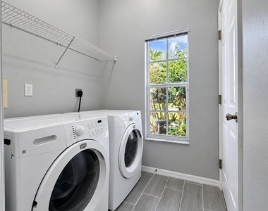 4914 Sw 27th Avenue - Photo Thumbnail 6