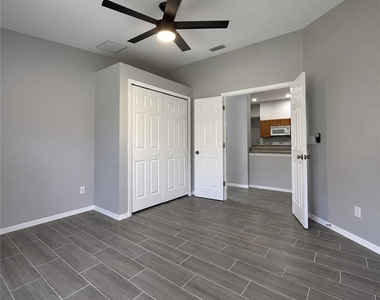 4914 Sw 27th Avenue - Photo Thumbnail 9