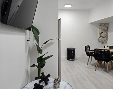 4325 Sw 7th Avenue - Photo Thumbnail 8