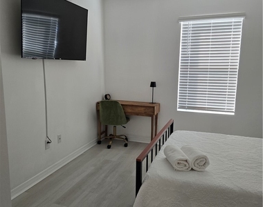 4325 Sw 7th Avenue - Photo Thumbnail 16