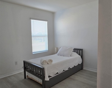 4325 Sw 7th Avenue - Photo Thumbnail 22
