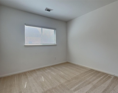14 E Sage Creek Place - Photo Thumbnail 13