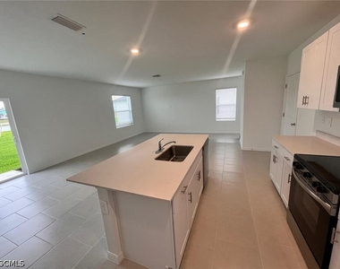 17639 Monte Isola Way - Photo Thumbnail 10