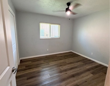 3032 Se Santa Barbara Place - Photo Thumbnail 11