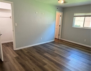 3032 Se Santa Barbara Place - Photo Thumbnail 7