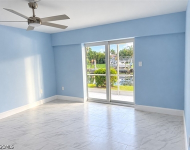 828 Victoria Drive - Photo Thumbnail 2