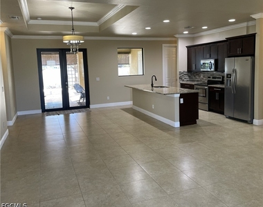 511 Sw 7th Place - Photo Thumbnail 3