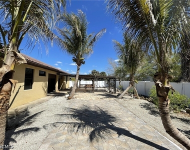 511 Sw 7th Place - Photo Thumbnail 14