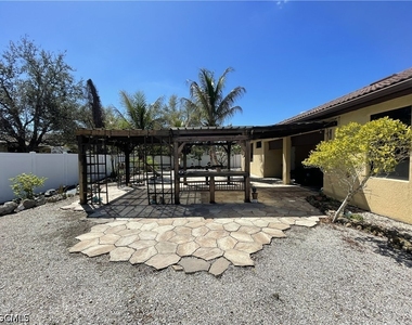 511 Sw 7th Place - Photo Thumbnail 8
