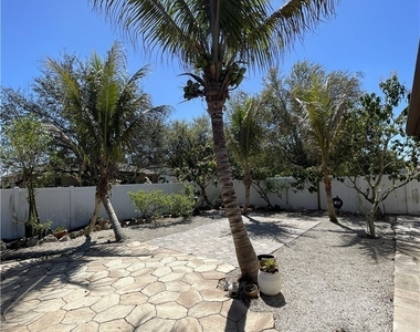 511 Sw 7th Place - Photo Thumbnail 12