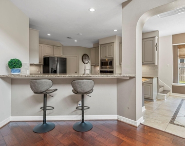 815 Chisel Point Drive - Photo Thumbnail 15